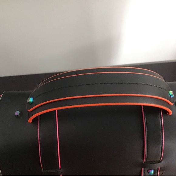 Michael Kors Black Manhattan Satchel with crossbody strap - Picture 2 of 4